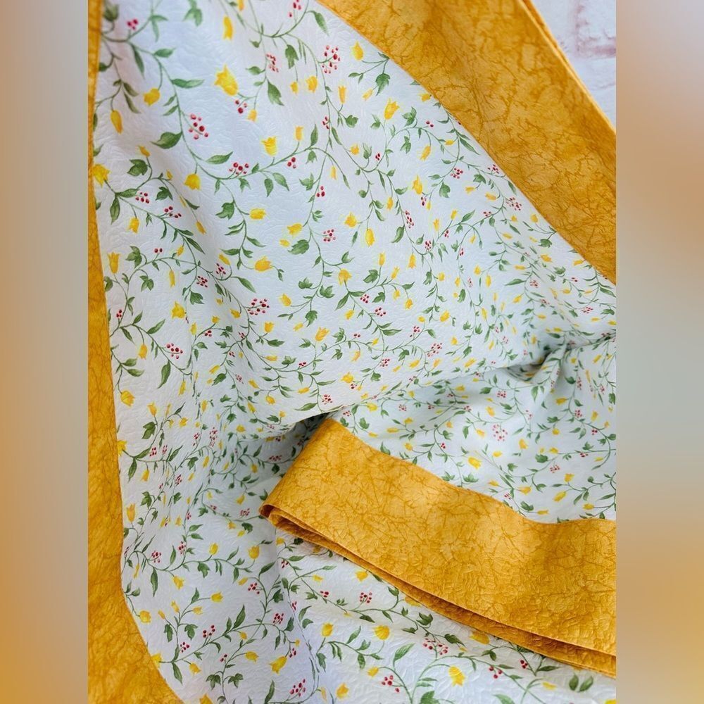 Jose Houel Paris France Taffetas Floral Crinkle Tablecloth Square 65 x 65”